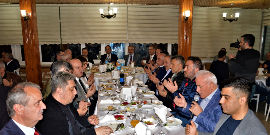 bafra-ticaret-borsasi-bafra-protokolu-ve-uyeleri-ile-iftar-acti-19.png