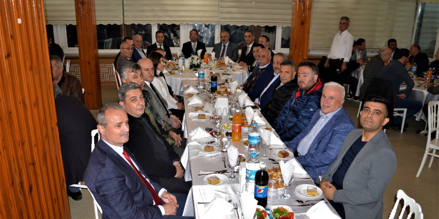 bafra-ticaret-borsasi-bafra-protokolu-ve-uyeleri-ile-iftar-acti-4-001.png