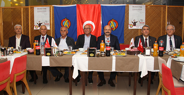 bafra-turk-hava-kurumu-subesi-iftar-yemeginde-bulustu-4.jpg