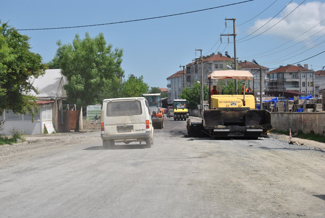 bafra-yeni-sehir-stadyum-yolunu-nihayet-gorduler-001.JPG