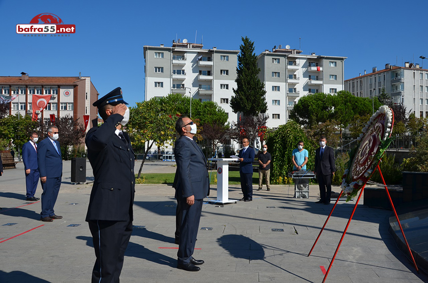 Bafra Belediyesi Asri Mezarlık Yollarına Parke Taşı Döşüyor