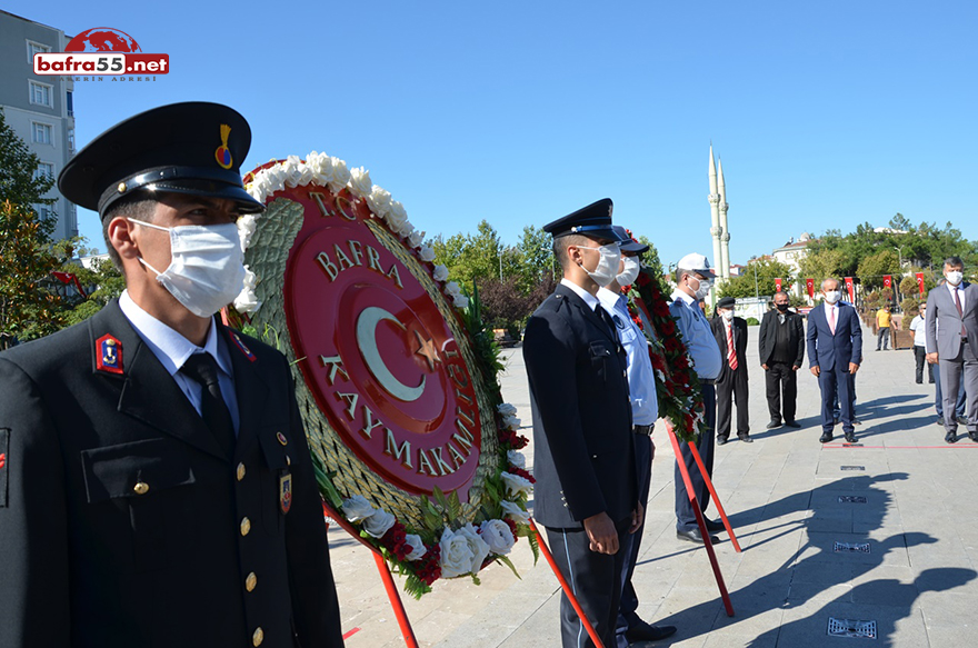 Bafra Belediyesi Asri Mezarlık Yollarına Parke Taşı Döşüyor