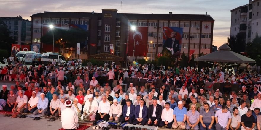 bafrada-15-temmuz-demokrasi-ve-milli-birlik-gunu-coskuyla-kutlandi-011.jpg