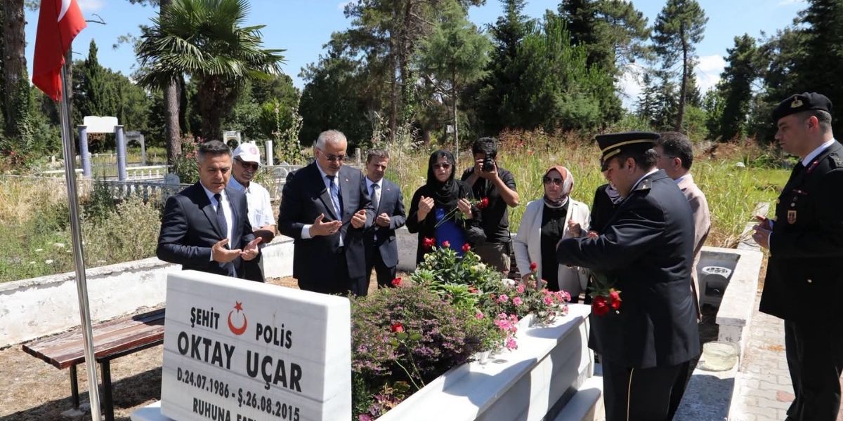 bafrada-15-temmuz-sehitleri-dualarla-yad-edildi-006.jpg