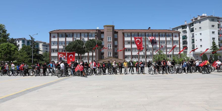bafrada-19-mayis-bisiklet-turu-renkli-goruntulere-sahne-oldu-007.jpg