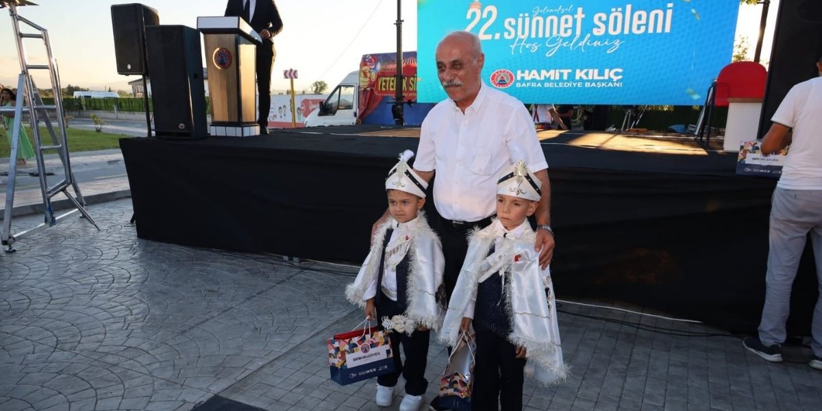 bafrada-22-geleneksel-sunnet-soleni-coskuyla-yapildi-004.jpg