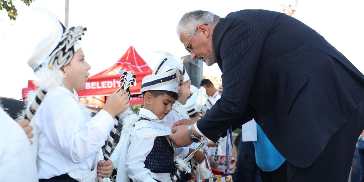 bafrada-22-geleneksel-sunnet-soleni-coskuyla-yapildi-011.jpg