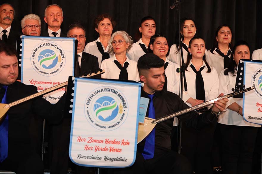 bafrada-aile-yili-coskusu-turk-halk-muzigi-konseriyle-zirveye-ulasti-10.jpg