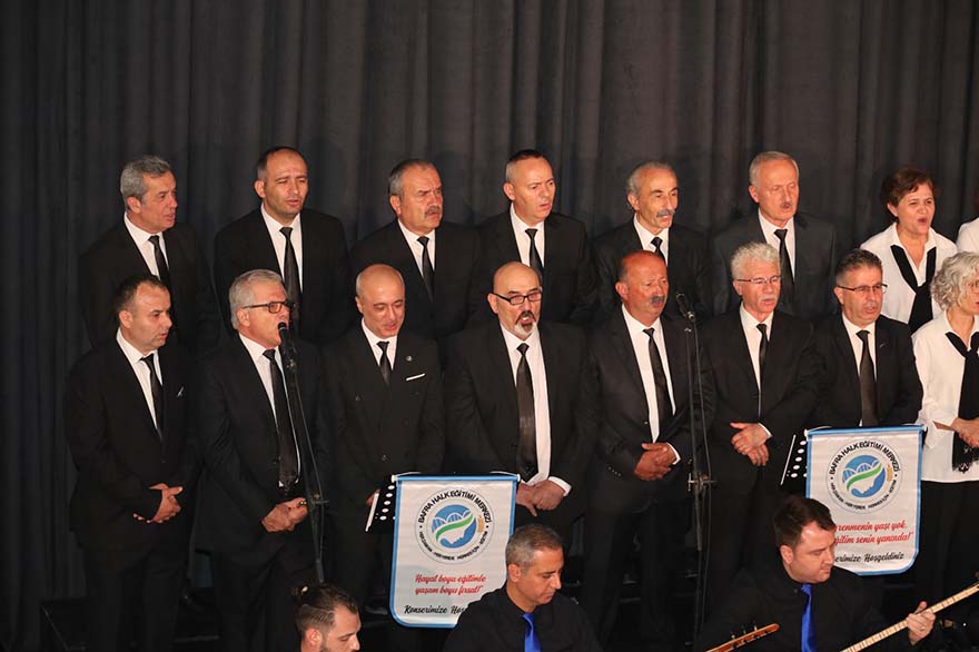 bafrada-aile-yili-coskusu-turk-halk-muzigi-konseriyle-zirveye-ulasti-13.jpg