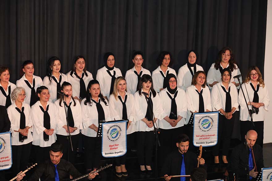 bafrada-aile-yili-coskusu-turk-halk-muzigi-konseriyle-zirveye-ulasti-14.jpg