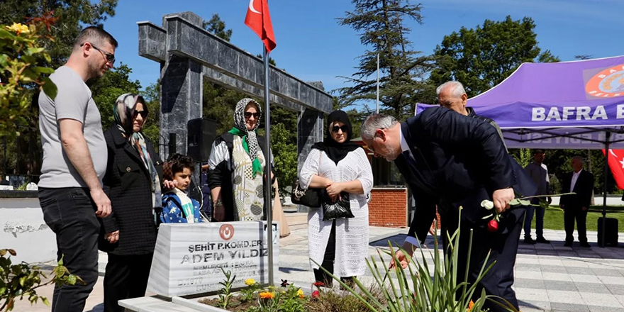bafrada-arefe-gunu-sehitler-dualarla-anildi-1.jpg