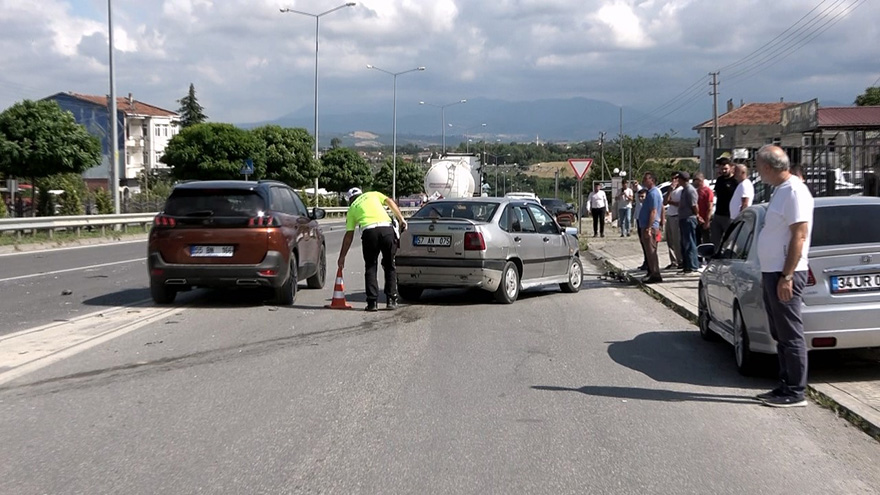 bafrada-bayram-yogunlu-kaza-getirdi-5-yarali6.jpg