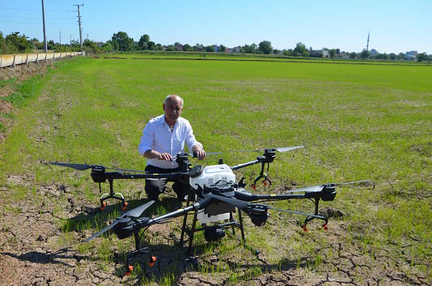 bafrada-celtik-arazilerinde-drone-ile-ilaclama-calismalarina-baslandi-4.jpg