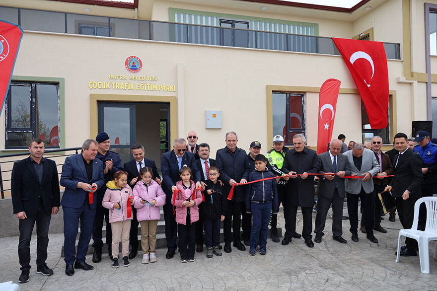 bafrada-cocuk-trafik-egitim-parki-acildi-10.jpg