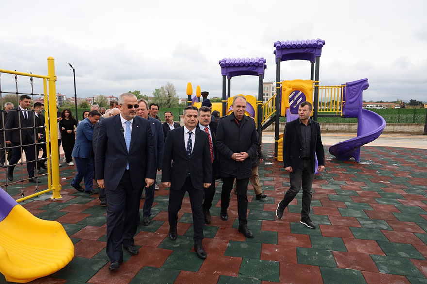 bafrada-cocuk-trafik-egitim-parki-acildi-17.jpg