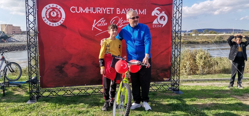 bafrada-cumhuriyet-bayrami-bisiklet-turu-duzenlendi-007.jpeg