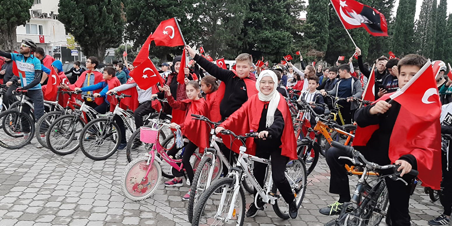bafrada-cumhuriyet-bisiklet-turu-duzenlendi-1.jpg