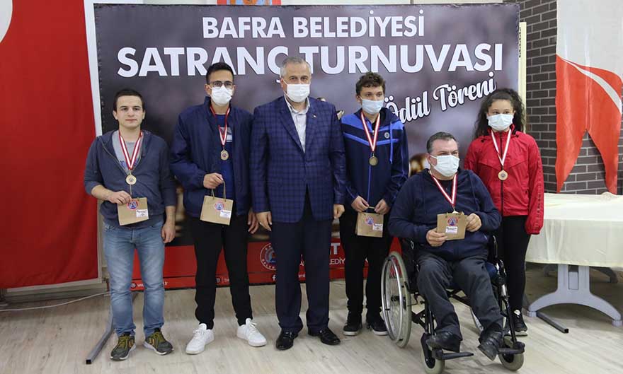 bafrada-duzenlenen-satranc-turnuvasina-17-ilden-200-sporcu-katildi-8.jpg