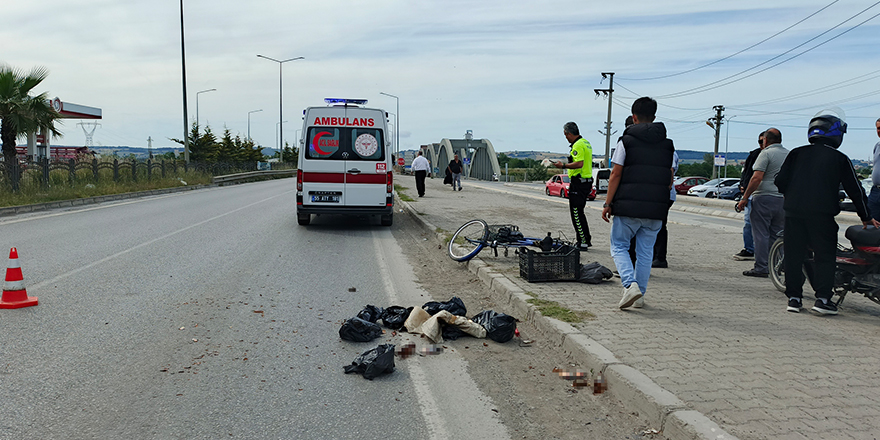 bafrada-erfelek-belediye-baskanin-makam-araci-bisikletliye-carpti.jpg
