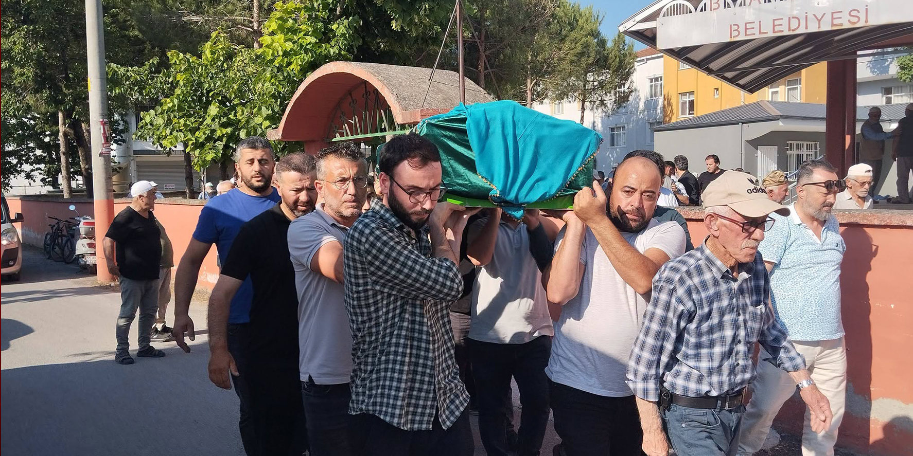 bafrada-fatime-karahan-son-yolculuguna-ugurlandi-2.jpg
