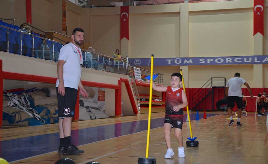 bafrada-gelecegin-basketbolculari-yetisiyor-5.jpg