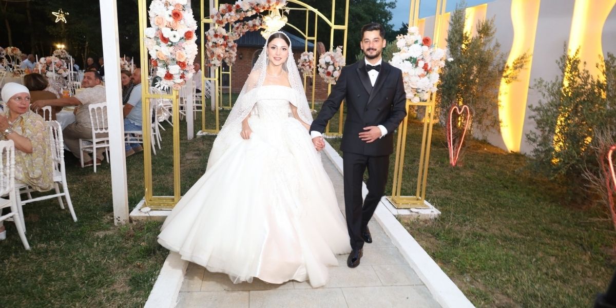 bafrada-gorkemli-dugun-damla-ve-serdar-demirden-bir-omurluk-evet-007.jpg