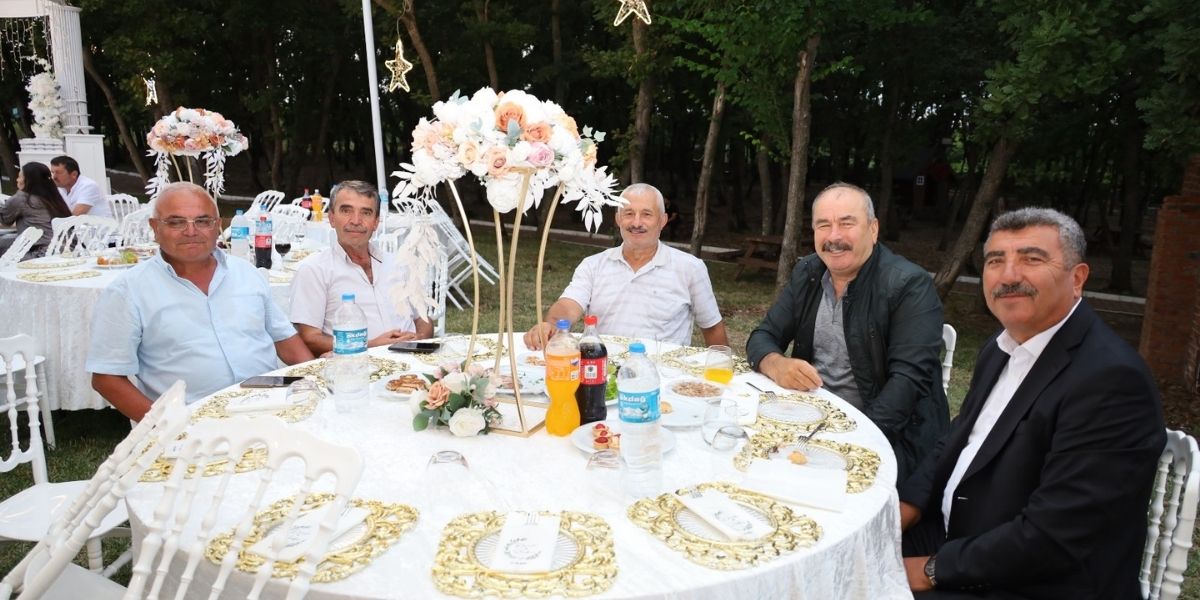 bafrada-gorkemli-dugun-damla-ve-serdar-demirden-bir-omurluk-evet-009.jpg