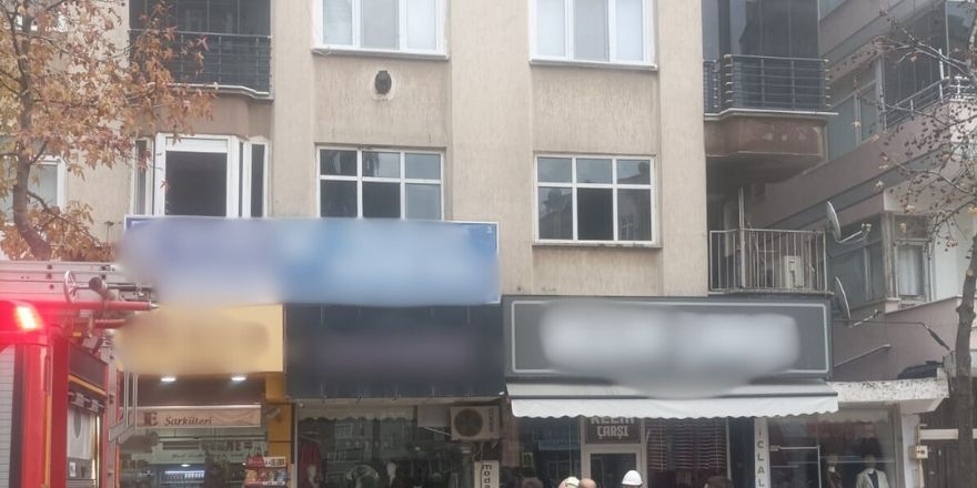 bafrada-isyerinde-cikan-yangin-korkuttu-4.jpg