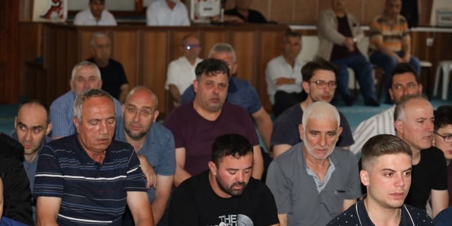 bafrada-kurban-bayrami-namazi-husu-ve-coskuyla-eda-edildi-003.jpg