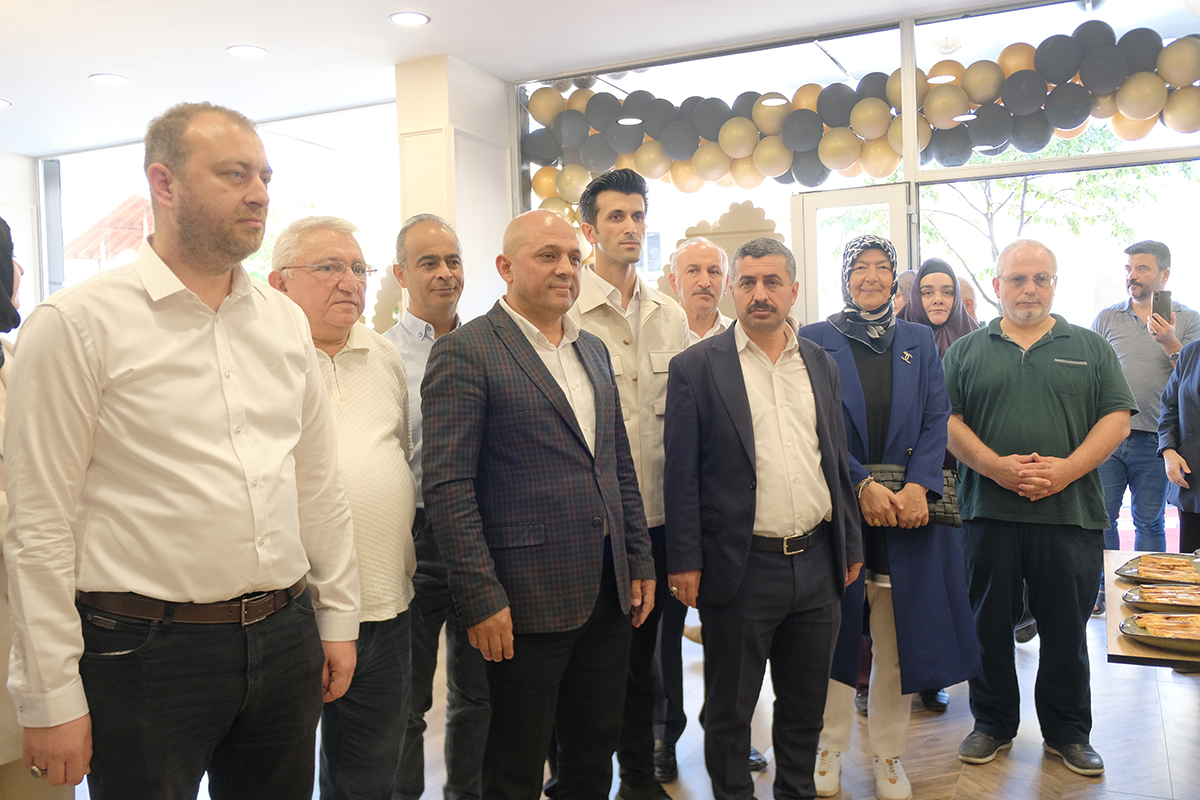 bafrada-lezzete-kadin-eli-degdi-pideco-hizmete-acildi-006.jpg