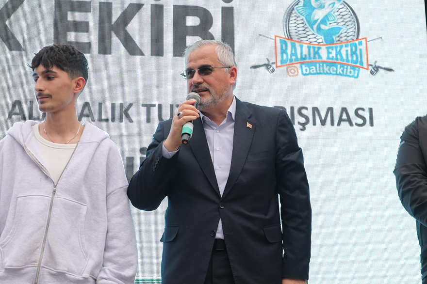 bafrada-oltalar-yaristi-1000-balikci-gol-kenarinda-bulustu-13.jpg