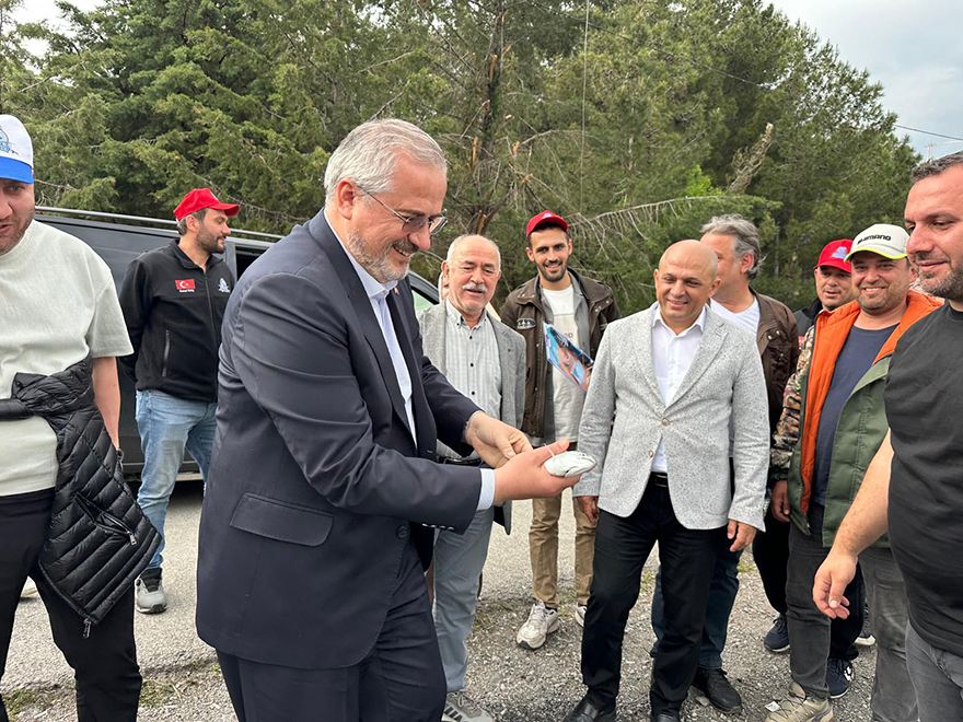 bafrada-oltalar-yaristi-1000-balikci-gol-kenarinda-bulustu-14.jpg
