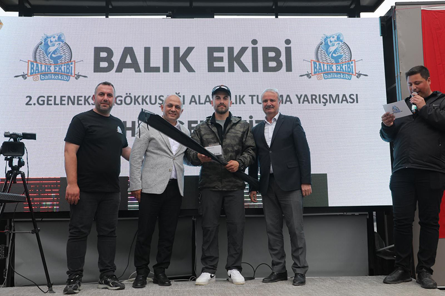 bafrada-oltalar-yaristi-1000-balikci-gol-kenarinda-bulustu-4.jpg