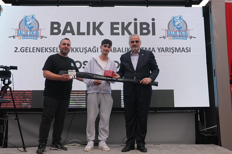 bafrada-oltalar-yaristi-1000-balikci-gol-kenarinda-bulustu-5.jpg