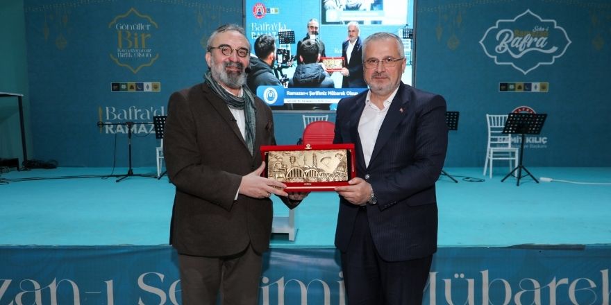 bafrada-ramazan-etkinliklerinde-dr-senai-demirci-ruzgari3.jpg
