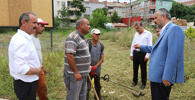 bafrada-sokaklar-ve-caddeler-ottan-temizleniyor-1.jpg