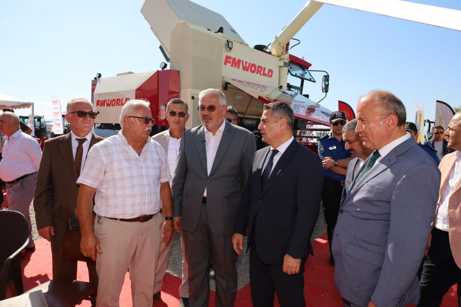 bafrada-tarimin-kalbi-atiyor-dev-fuar-resmi-torenle-acildi-6.jpeg