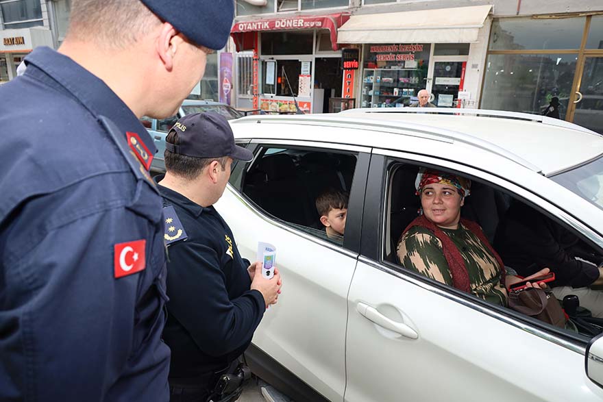 bafrada-trafik-haftasinda-bir-kural-bir-omur-etkinligi-4.jpg