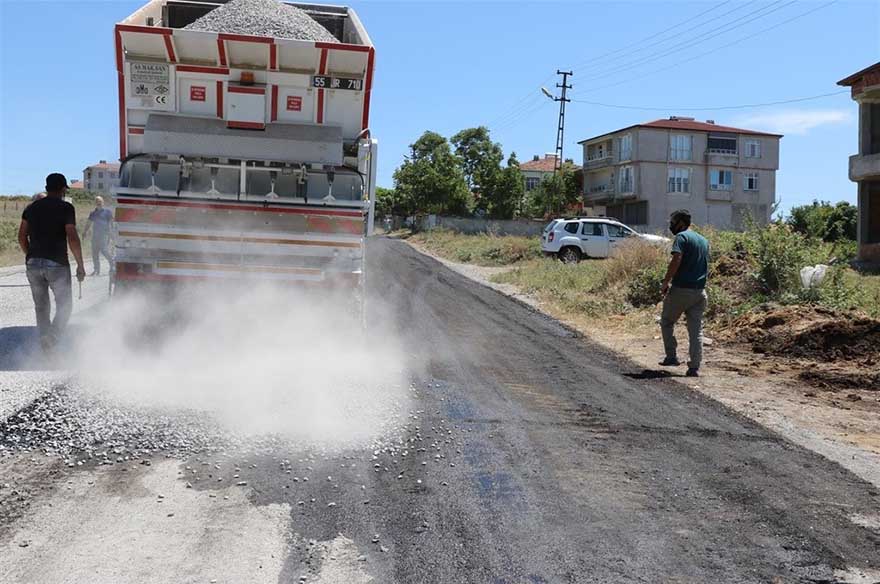 bafrada-yeni-satih-kaplama-araciyla-70-km-yol-yapildi-5.jpg