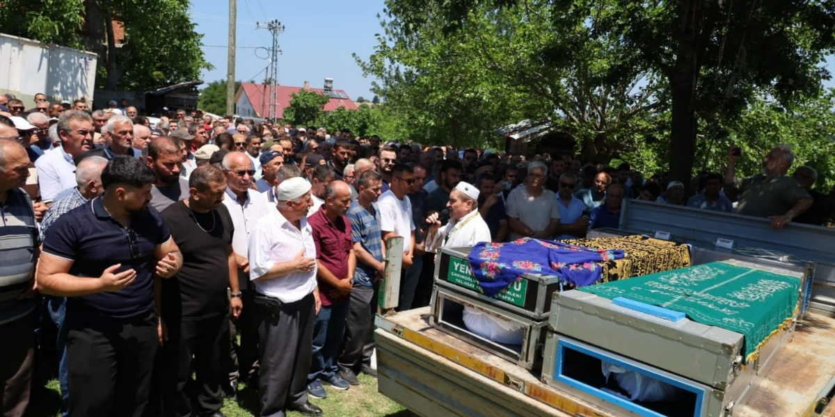 bafradaki-feci-kazada-olen-bulut-cifti-son-yolculuguna-ugurlandi-010.jpg