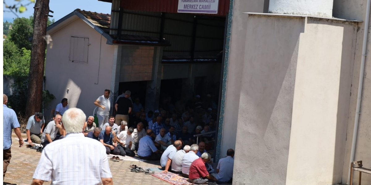 bafradaki-feci-kazada-olen-bulut-cifti-son-yolculuguna-ugurlandi-012.jpg