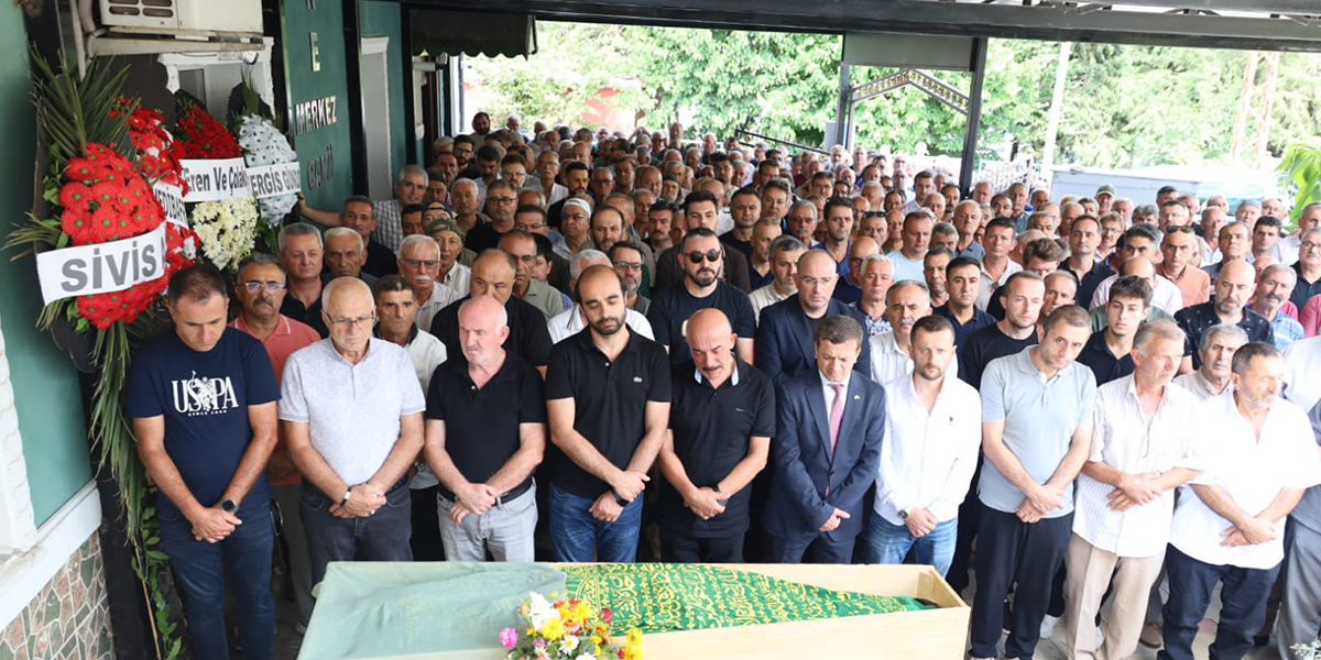 bafrali-emekli-ogretmen-nurten-atay-dualarla-defnedildi-1.jpg