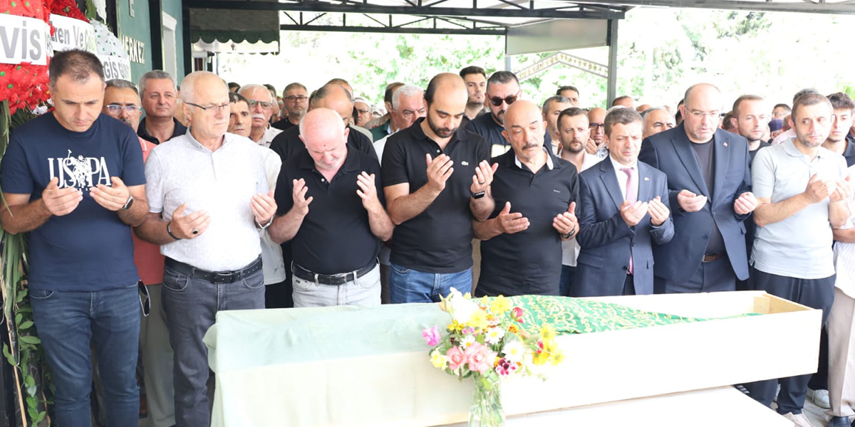 bafrali-emekli-ogretmen-nurten-atay-dualarla-defnedildi.jpg