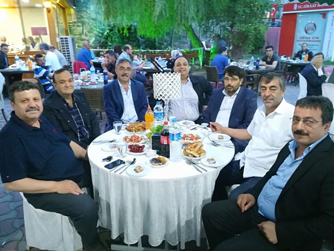 bafrali-esnaflar-iftarda-bulustu3.jpeg