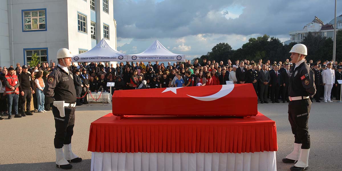 bafrali-polis-numan-senin-naasi-dualarla-bafraya-gonderildi-3.jpg