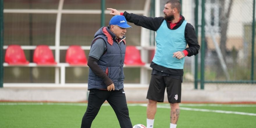 bafraspor-devrekspor-maci-oncesi-taktik-prova-yapti-003.jpg