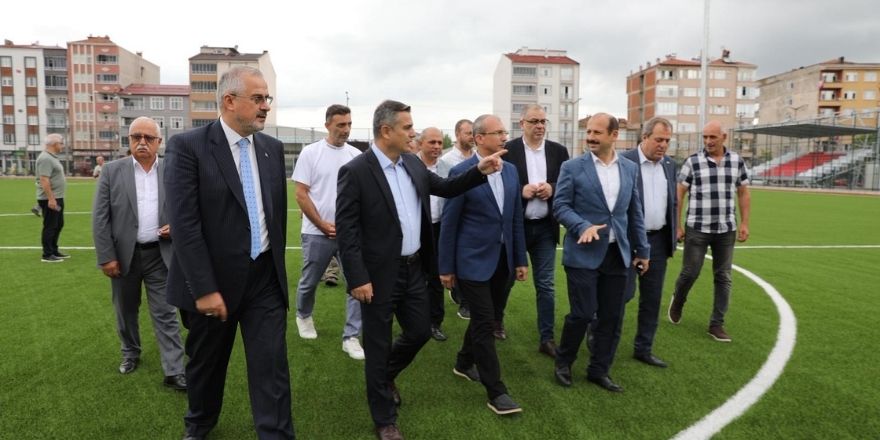 bafraya-yeni-spor-yatirimi-modern-suni-cim-saha-hizmete-girdi-3.jpg