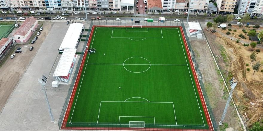bafraya-yeni-spor-yatirimi-modern-suni-cim-saha-hizmete-girdi-5.jpg