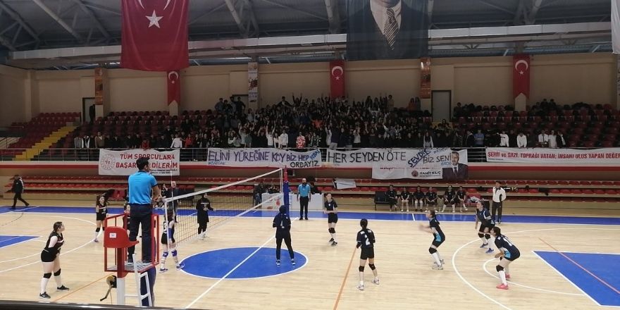 bal-genc-kizlar-voleybol-takimi-bafra-birincisi-oldu3.jpg