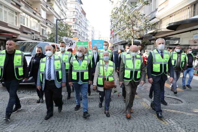 baskan-demirtas-temizlik-icin-5-milyon-tl-vergi-topluyoruz-30-milyon-tl-harciyoruz-001.jpg